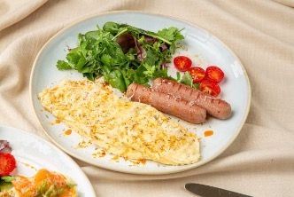 Омлет с сосисками