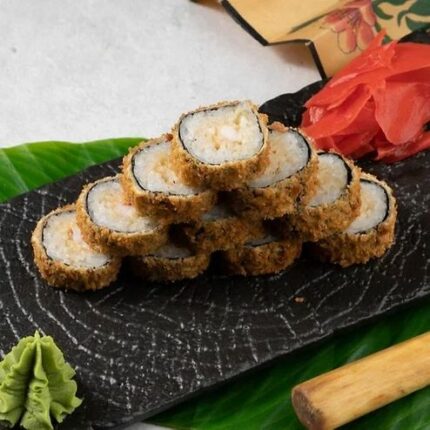 Горячий ролл Цезарь с креветкой